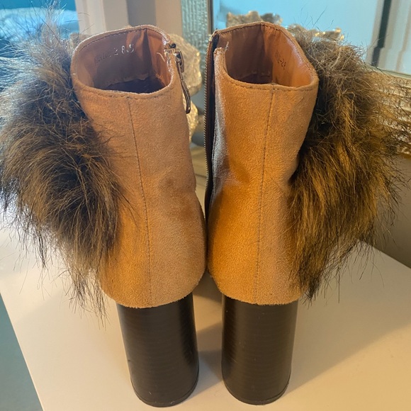 CAPE ROBBIN FAUX FUR BERNICE BOOT - Picture 3 of 6